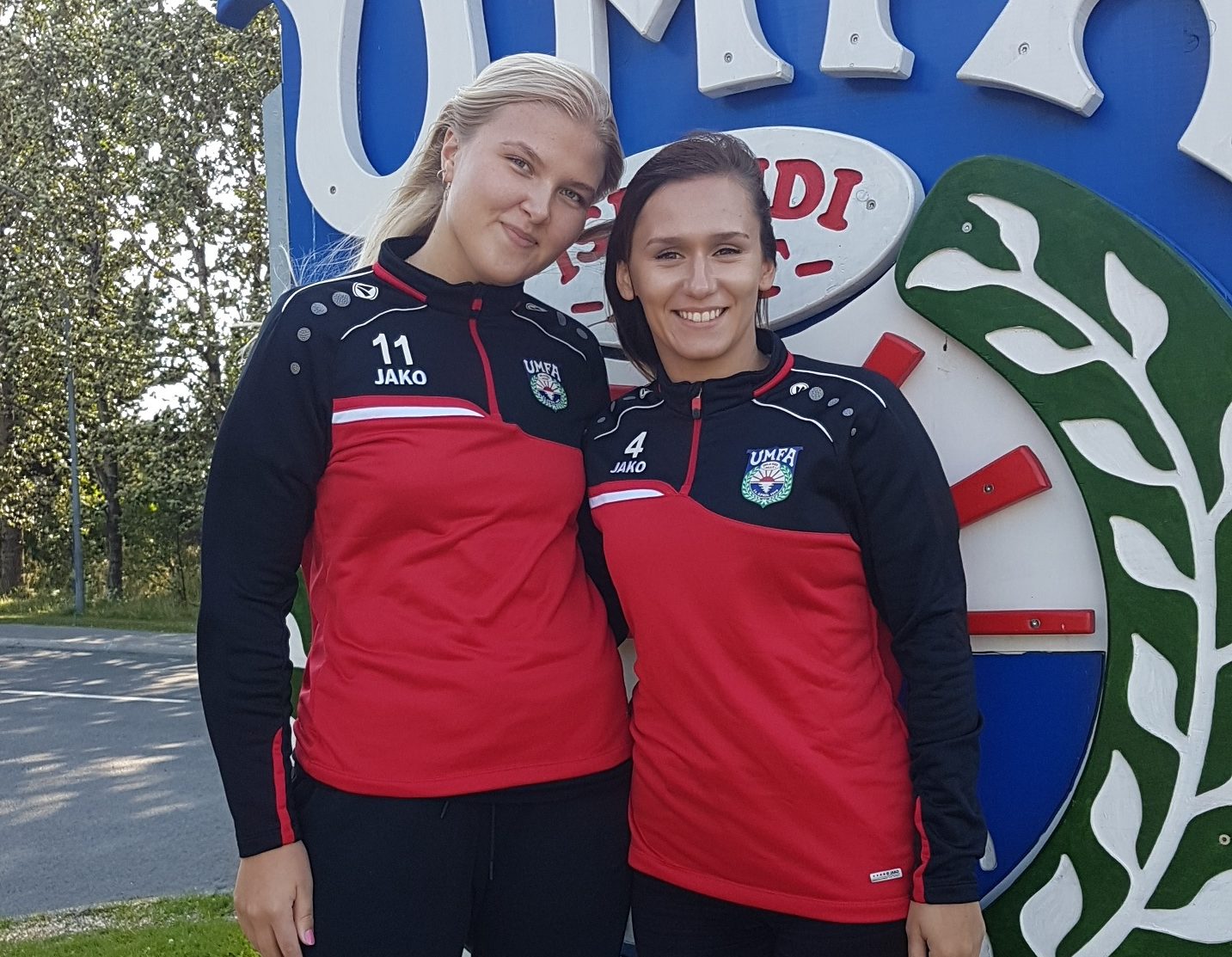 Birta Rós og Kristina framlengja samninga sína við Aftureldingu ...